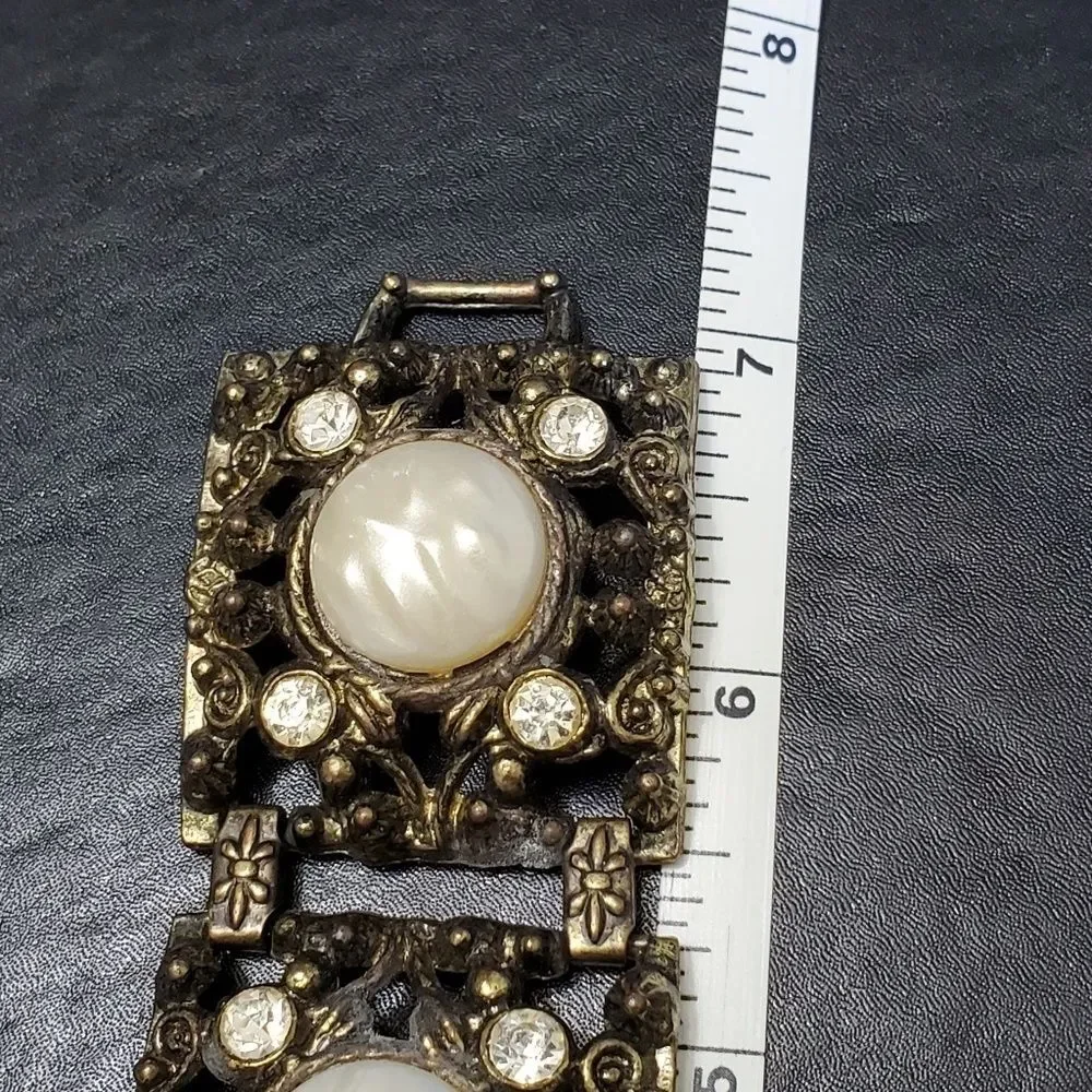 Vintage gold tone chunky bracelet 7